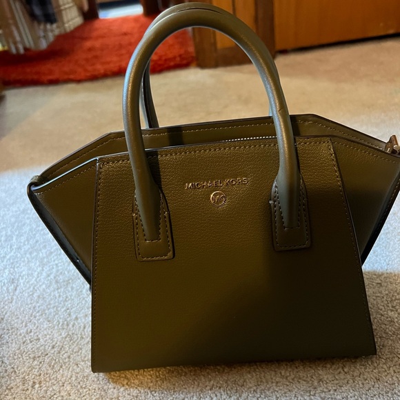 Michael Kors handbag and wallet - Picture 5 of 6